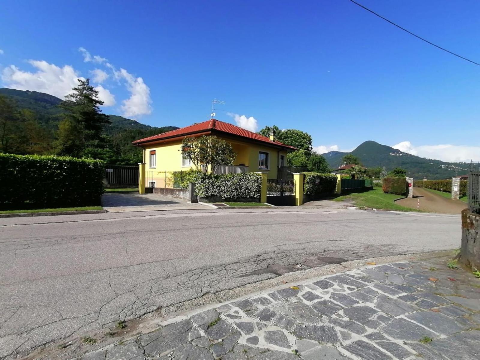 Casa Vacanza Elena San Bernardino Verbano ภายนอก รูปภาพ